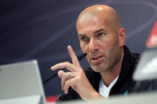Zinedine Zidane defiende que la lesión de Benzema se produjo en el Clásico y no que es un supuesto del delantero francés. 