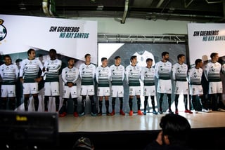 Los jugadores del primer equipo del Santos Laguna fueron presentados como parte del plantel que enfrentará los retos de un nuevo año para la institución albiverde. (Fotografías de Jesús Galindo López)