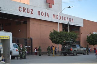 En pocos minutos se activó un protocolo de seguridad en el centro médico, elementos del Ejército Mexicano y la Policía Municipal aseguraron el lugar mientras se le brindaba el apoyo médico, sin embargo no se activó el llamado Código Rojo. (EL SIGLO DE TORREÓN)