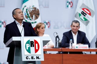 Ello ante las versiones de que existen supuestas órdenes de aprehensión en su contra como parte del posible desvío de recursos públicos que son investigados por la Fiscalía General de Chihuahua. (ARCHIVO)