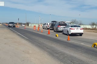 Triple. En la carretera federal 2, en el tramo Nuevo Laredo - Piedras Negras, se registró un triple homicidio. 