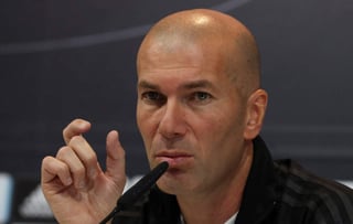 Zinedine Zidane dijo en conferencia de prensa que: 'es muy bonito hablar en negativo del Real Madrid, vende más”. (EFE)