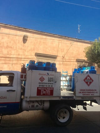 Indicador. Una de las empresas que operan en Durango ya vende el tanque de 30 kilogramos a 600 pesos y el de 45 a 900 pesos. (EL SIGLO DE TORREÓN)