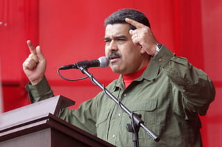 Maduro dijo desear que sus adversarios políticos participen en la votación presidencial que por mandato constitucional debe celebrarse este año y en la que, según varios oficialistas, buscará la reelección. (ARCHIVO)