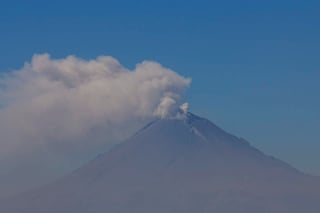 “Actividad del Popocatépetl de las 20:00. Leve explosión”, informó el director general del Centro Nacional de Prevención de Desastres (Cenapred), Carlos Valdés. (ARCHIVO)