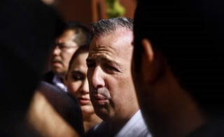 En su paso recibió consignas: '¡Fuera el PRI!', '¡corruptos!', '¡arriba Obrador!'. (EL UNIVERSAL) 
