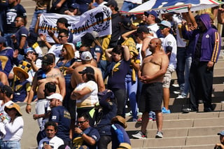 Los partidos entre Pumas y Águilas son de alto riesgo. Cerveza sin alcohol para porra visitante en CU