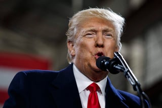 El presidente de Estados Unidos, Donald Trump, insistió en la construcción de un muro en la frontera con México, país que, dijo, es calificado como el 'más peligroso del mundo'. (AP)