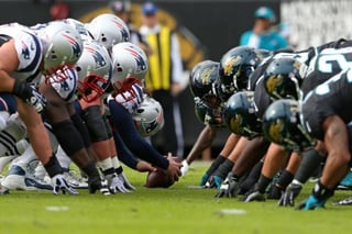 La poderosa ofensiva de los Patriots se mide hoy en Fóxboro a la temible defensiva de Jaguars. (Archivo)