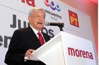 Alianza. López Obrador rechazó que la adhesión a su partido del nieto de Gordillo, signifique una alianza con la maestra. (AGENCIA REFORMA)