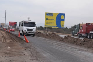 Obras. Se lleva a cabo la ampliación de otro tramo en la carretera Gómez Palacio-Jiménez. (EL SIGLO DE TORREÓN)