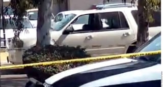 Crimen. El cuerpo del regidor del Ayuntamiento de Celaya, Guanajuato, Jorge Montes González, quedó en el asiento del piloto. (AGENCIA REFORMA)