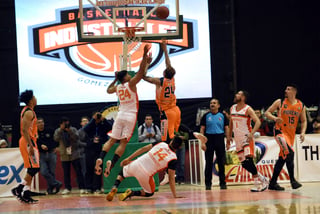Nuevamente la duela del Gimnasio - Auditorio Centenario será escenario de baloncesto profesional. (Archivo)