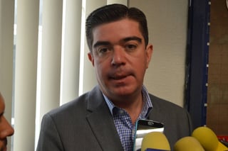 Anuncio. Proyecta el gobierno estatal mejoras en las instalaciones de la FGE, informa el delegado, Hugo Morales. (ROBERTO ITURRIAGA) 