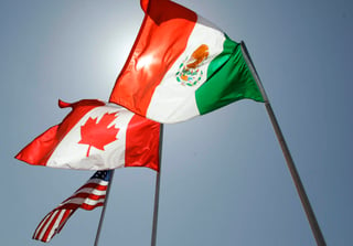México y Canadá rechazaron una propuesta del gobierno del presidente de Estados Unidos, Donald Trump, para modificar el sistema de paneles de arbitraje corporativos en el marco del Tratado de Libre Comercio de América del Norte (TLCAN), según The Wall Street Journal. (ARCHIVO)