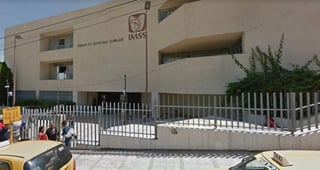 Un feto fue localizado al interior de un baño de la clínica 73 del Instituto Mexicano Del Seguro Social (IMSS), el cual habría sido abandonando envuelto en una bolsa. (ESPECIAL)