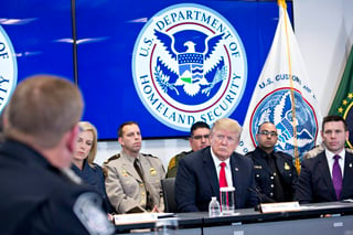 La cifra de 1.8 millones es superior a la de 690,000 'soñadores' que están protegidos de la deportación por el programa DACA (Acción Diferida para los Llegados en la Infancia), cuya vigencia expira el 5 de marzo por orden de Trump. (EFE)
