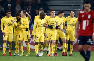 Con esta victoria el París Saint Germain aventaja en once puntos al segundo clasificado de la Liga francesa, el Marsella, que goleo el viernes por 6-3 al Metz. (AP)
