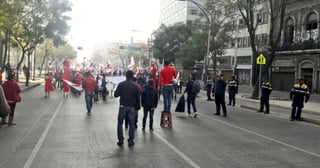 Los contingentes salieron alrededor de las 10:00 horas y afectaron la circulación en Paseo de la Reforma y en la avenida Juárez. (TWITTER) 