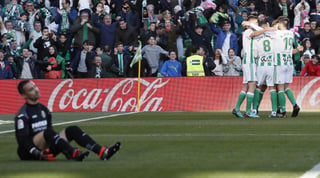 Betis se reencontró con la victoria al vencer 2-1 al Villarreal. (EFE)