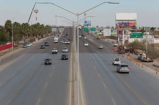Trabajos. En La Laguna ya dio inicio la rehabilitación de puentes en la carretera Torreón-San Pedro.