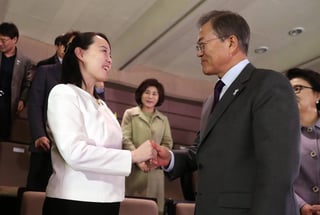 Juntos. Kim Yo Jong, hermana del líder supremo de Corea del Norte, se reunió con el presidente surcoreano. (AP)