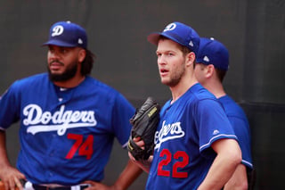 Lanzadores y catchers de los Dodgers se presentaron ayer a su primer entrenamiento en Arizona. Los Dodgers, sin cambios en su rotación
