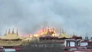 Fuego. Un incendio estalló en el monasterio de Jokhang en el Tíbet, considerado el corazón espiritual del budismo tibetano.