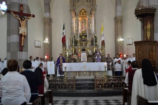 Festejo. Obispo realiza ceremonia de acción de gracias por aniversario de la Diócesis de Gómez Palacio. (EL SIGLO DE TORREÓN) 