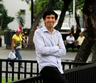Pedro Kumamoto se perfila en la lista como el único aspirante independiente en Jalisco al validar los apoyos de 130 mil personas. (ARCHIVO)