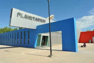 Fiesta. Ayer, el Planetarium Torreón celebró sus primeros cuatro años de servicio. (GUADALUPE MIRANDA)