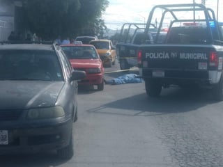 Los hechos ocurrieron cerca de las 14:45 horas sobre la calle Atenas, entre las avenidas Juárez y Santorini de dicho sector habitacional.  (ESPECIAL)