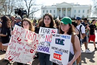 Voces. Miles de estudiantes de EU se han unido para protestar en contra de las armas. (AP)