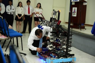 Desarrollo. El evento denominado Cierre de Robot es la primera vez que se realiza a nivel mundial con dos equipos. (ÉRICK SOTOMAYOR)