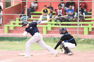 Tres atractivos juegos se disputaron dentro de la jornada 20 en la temporada “José Manuel Mena Zambrano” de la Liga de Softbol Magisterial. (EL SIGLO DE TORREÓN)