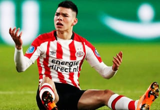 PSV apeló la sanción de tres duelos a Hirving Lozano, pero el comité disciplinario de la Eredivisie aumentó el castigo a cuatro juegos. (Especial)