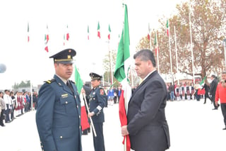Evento. El gobernador Miguel Ángel Riquelme Solís, presidió la Conmemoración del 197 Aniversario de nuestra Bandera Nacional.