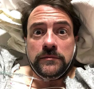 El cineasta compartió a través de sus redes sociales  que ha sufrido un ataque al corazón 'masivo', y se recupera satisfactoriamente. (ESPECIAL)
