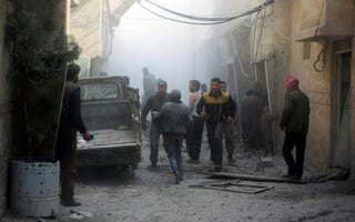 A lo largo de estas primeras cinco horas de tregua, el Observatorio Sirio de Derechos Humanos ha documentado el fallecimiento de un menor por el disparo de cohetes por las fuerzas gubernamentales sirias. (ARCHIVO)