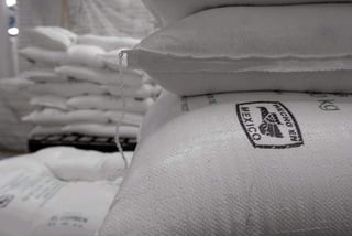 El Departamento de Comercio de Estados Unidos notificó a la industria azucarera mexicana que se revisará el cumplimiento del acuerdo azucarero que tiene con México. (ARCHIVO)