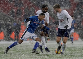 El conjunto de la liga Premier necesitó de un partido de desempate, que se disputó bajo la nieve en el estadio de Wembley, después de igualar 2-2 en su visita a Rochdale hace 10 días. (AP)