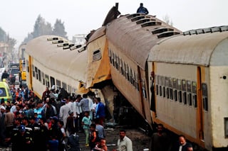 Mortal. El accidente se produjo cuando dos vagones del tren de pasajeros se separaron del convoy y  chocaron con un tren de carga. (EFE)