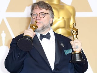 Gran premio. Con La forma del agua, Del Toro sumó cuatro estatuillas en las categorías de Mejor Película, Mejor Director, Diseño de Producción y Partitura Original. (AP)


