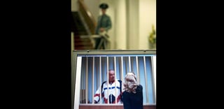 Alerta. En la foto, el exespía ruso Sergei Skripal hablaba con abogada defensora en Moscú. (AP)