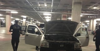 Se registró el robo de varios acumuladores de automóvil al interior del estacionamiento de la Plaza Mayor de la ciudad de Torreón. (EL SIGLO DE TORREÓN)