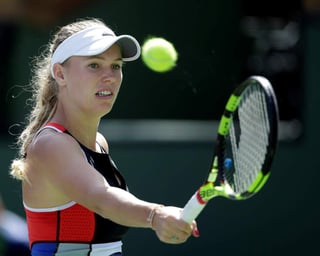 Caroline Wozniacki necesitó de tres sets para superar 6-4, 2-6 y 6-3 a Aliaksandra Sasnovich. (EFE)