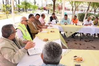 Preparativos. Titulares de dependencias se reunieron para organizar la segunda edición del Parque Acuático. (EL SIGLO DE TORREÓN)
