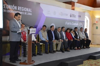 Coordinación. Representantes del INEA en la región norte del país se reúnen en Torreón para afinar estrategias de trabajo. (ROBERTO ITURRIAGA)