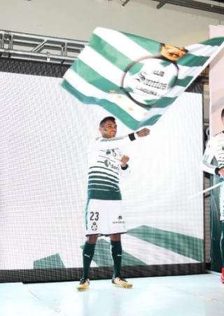 El guanajuatense llegó al conjunto de Santos Laguna para la presente campaña, donde junto a los tres campeonatos vistió el uniforme nacional en la Copa del Mundo de Brasil 2014. (ARCHIVO)