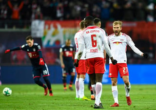 Leipzig sorprendió ayer al Bayern Múnich, al que derrotó por 2-1 en un partido en el que pareció tomarle la medida al club bávaro. (AP)